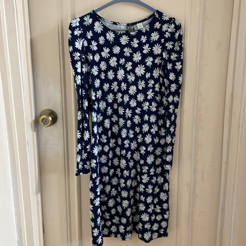 Old Navy floral dress, long sleeve.